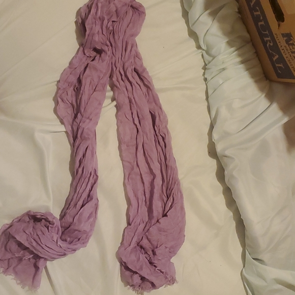 Two scarves - Picture 2 of 2